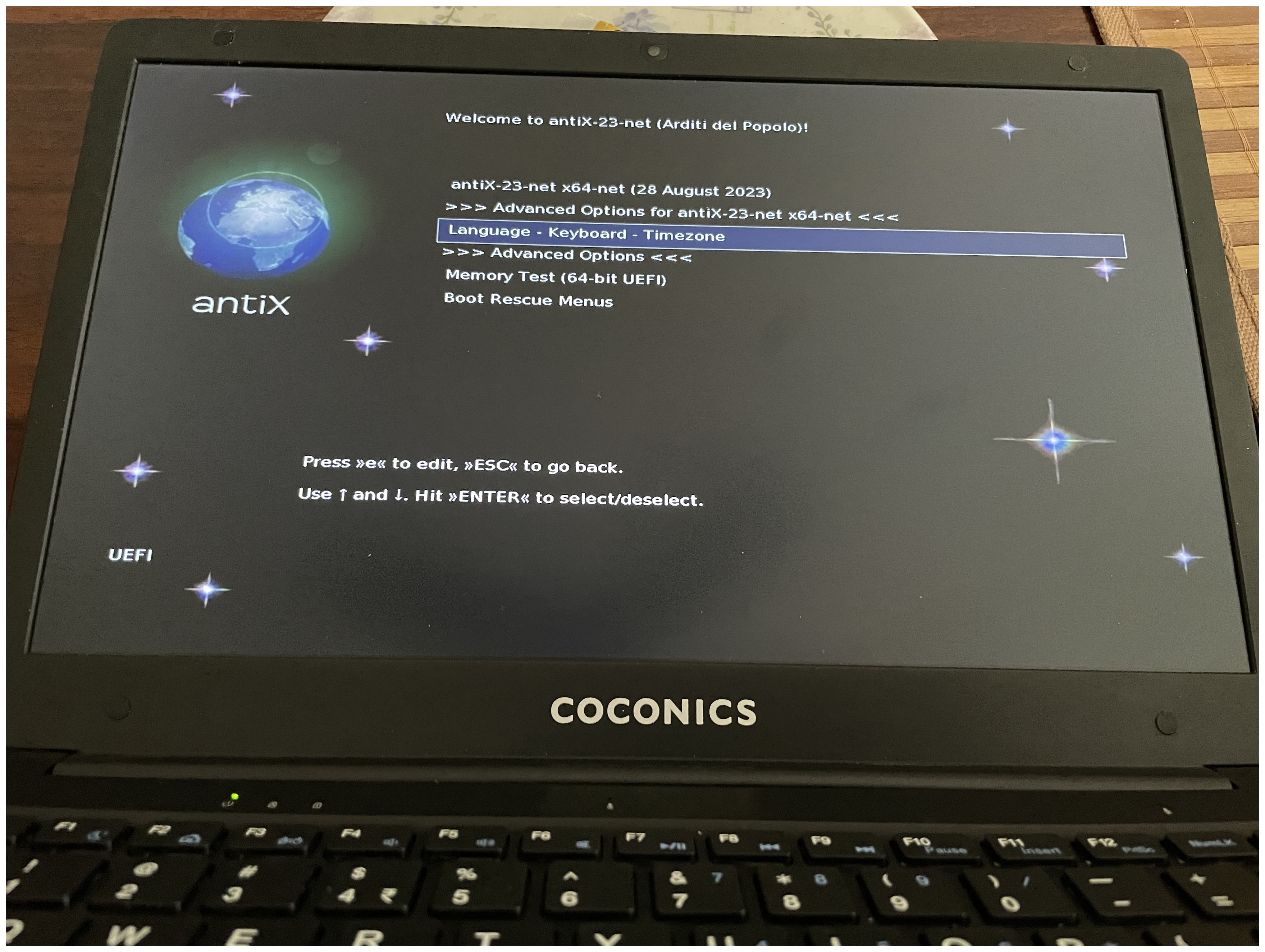 Antix linux on Coconics Laptop