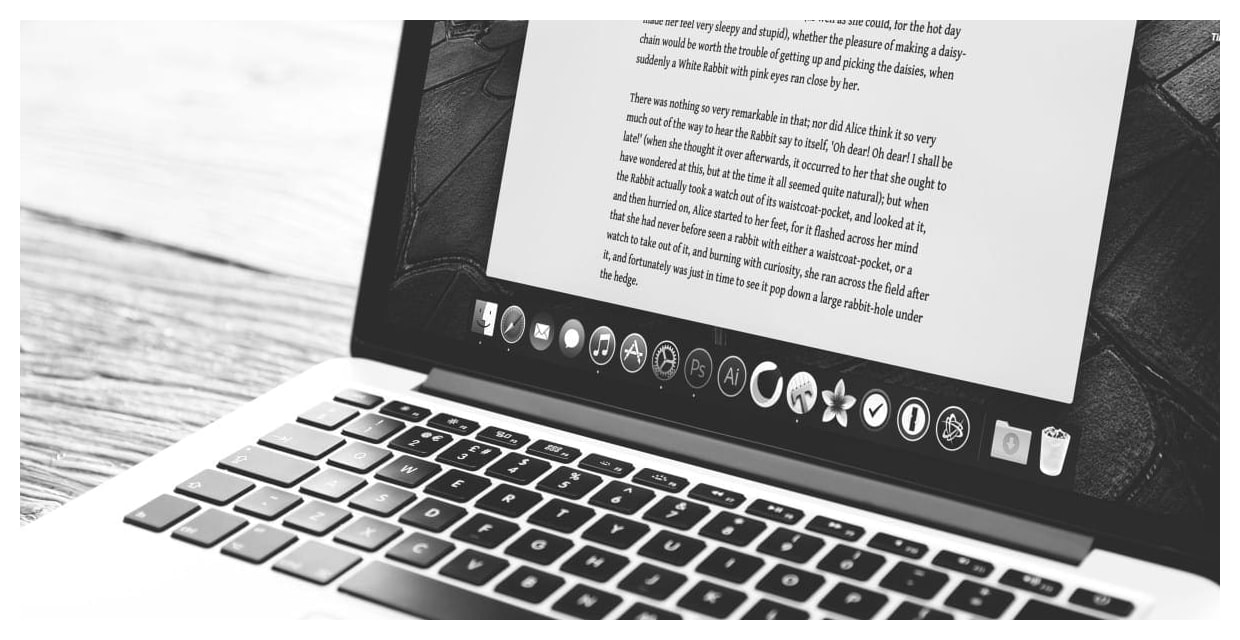 Image showing a man with writing apps written on screen. Blog of Amar Vyas post on Writing Apps for Blogging